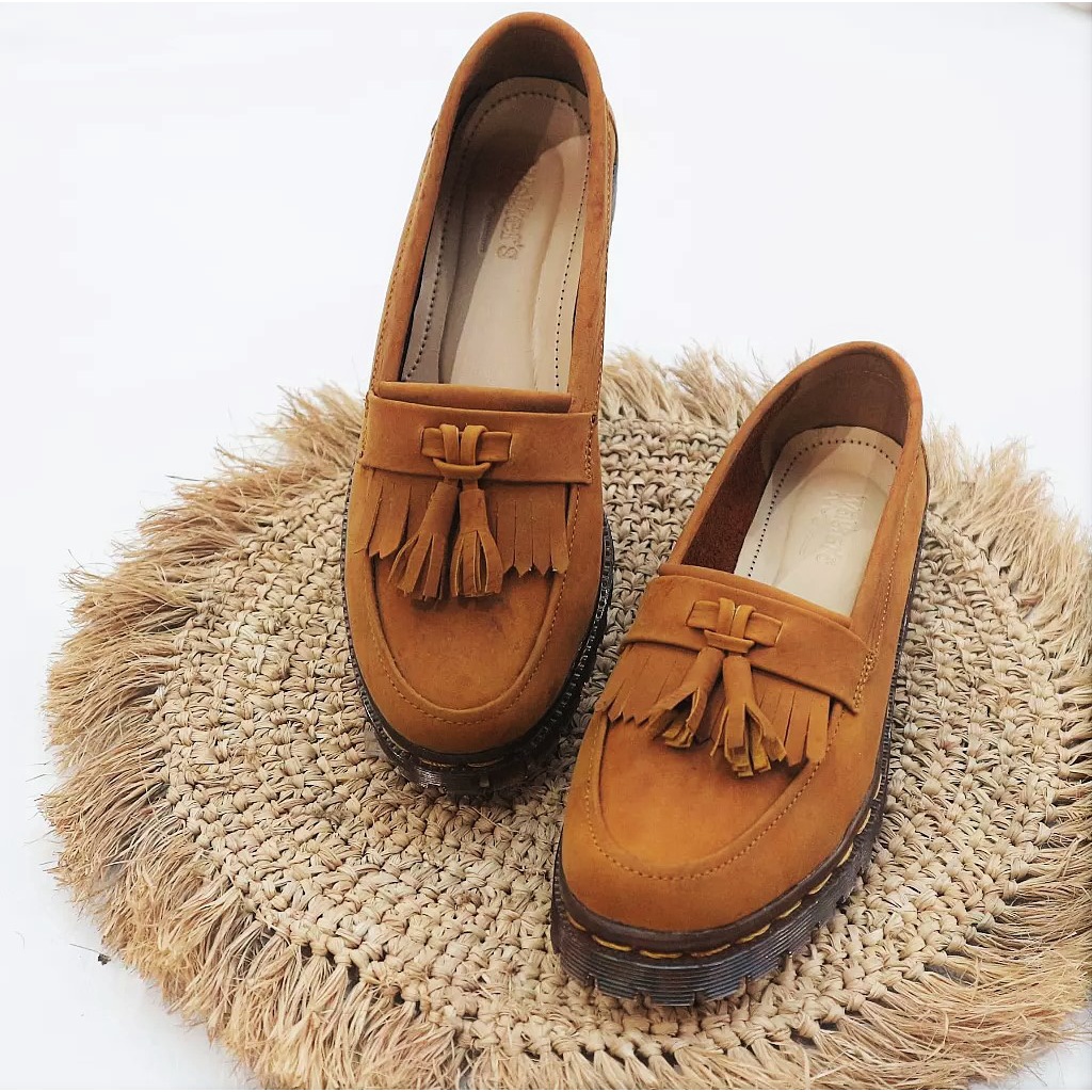 Sepatu Dokmart Wanita Loafer Kulit Cokelat Bros Up