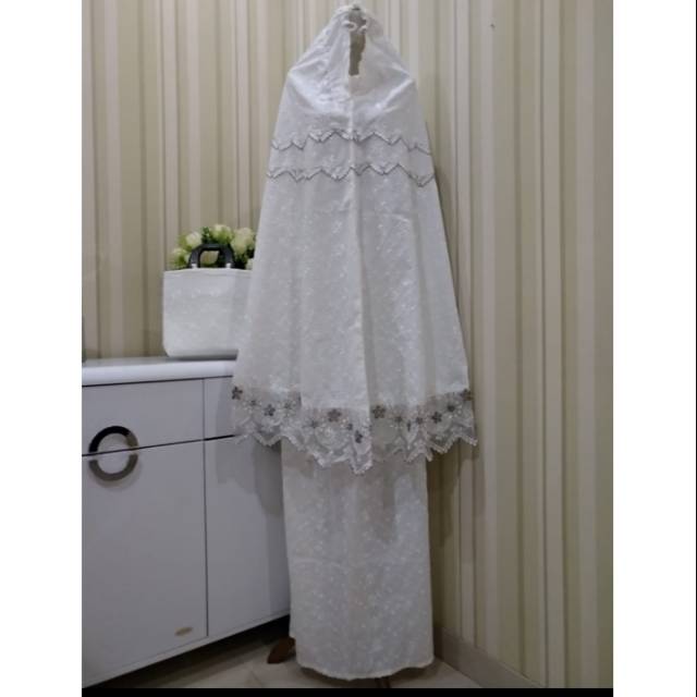 Mukenah dewasa putih bahan katun paris bordir + bordir organdi