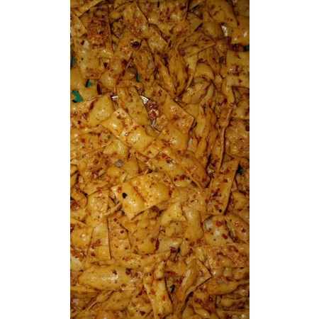 

KERIPIK PANGSIT PEDAS DAUN JERUK, RENYAH DAN GURIH