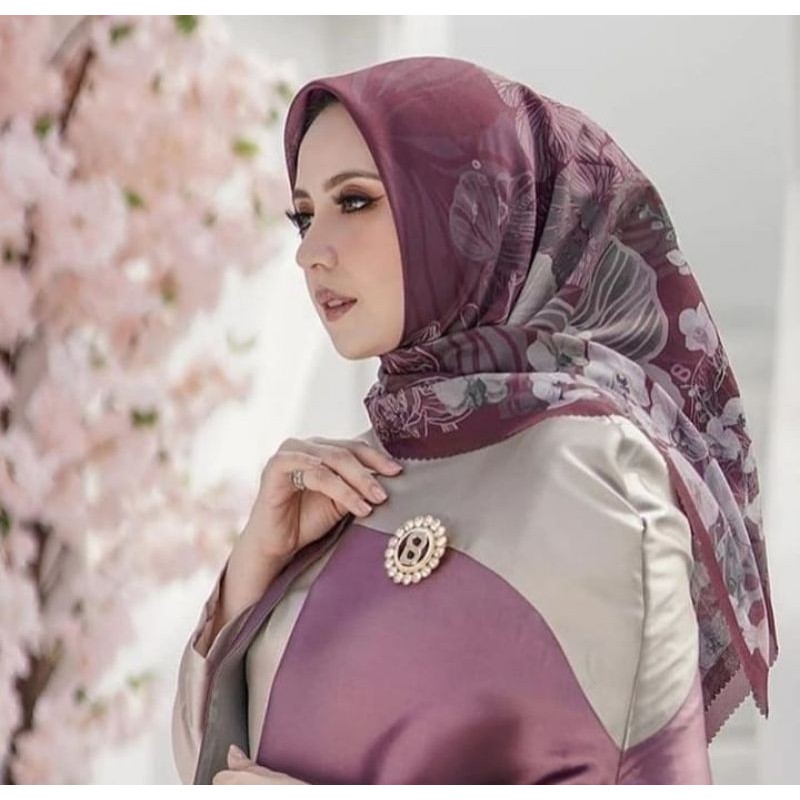 Preloved buttonscarves orchide X sarah sofyan