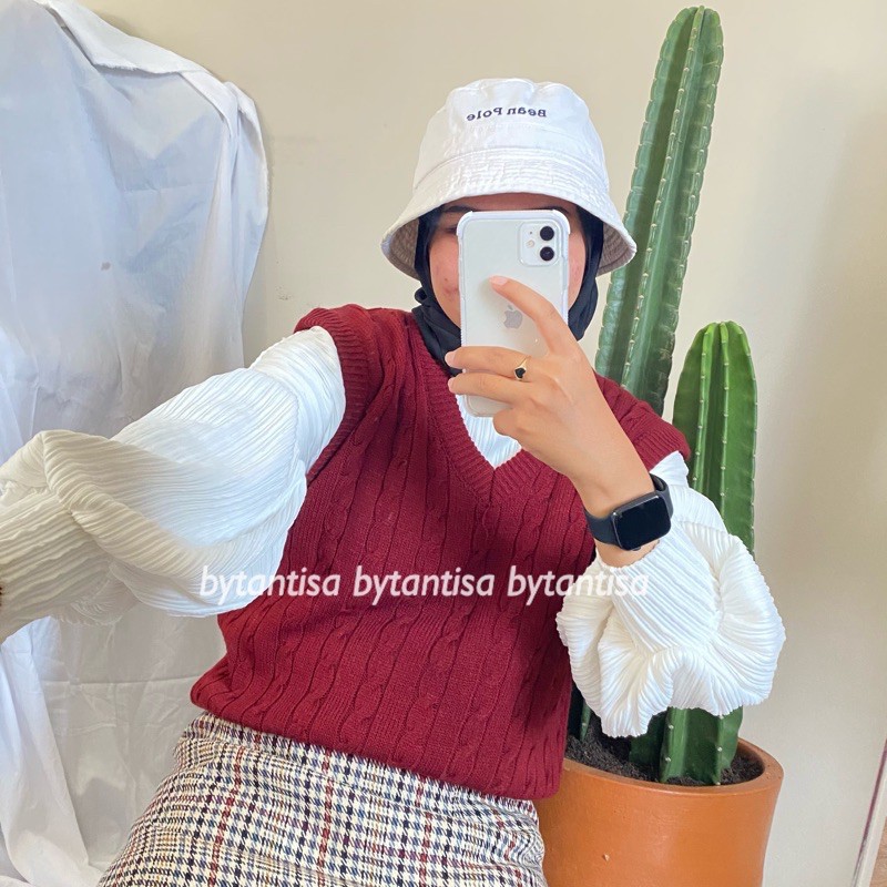 Vest Rajut Delmi | Rompi Rajut V Neck-Maroon Vest