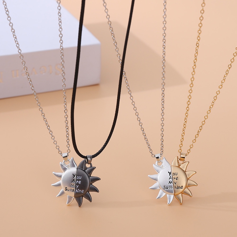 2pcs Kalung Choker Dengan Liontin Matahari Warna Hitam Dan Putih Untuk Pria Dan Wanita