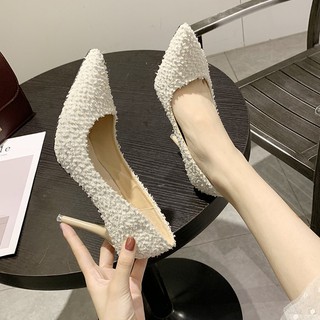 Gadis Perancis sepatu hak tinggi hitam Musim semi dan Gadis Perancis sepatu hak tinggi hitam Musim semi dan