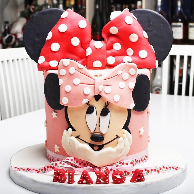 

Kue Ulang Tahun / Minnie Mouse (fondant) / MOHON BACA KETERANGAN