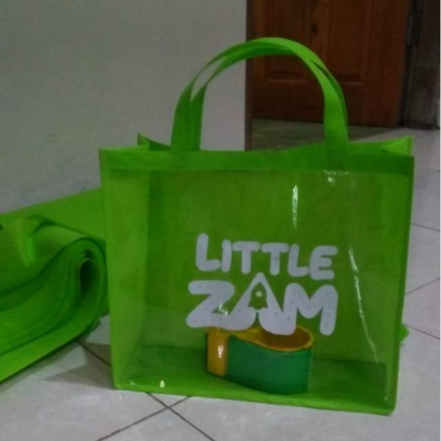 

Tas promosi kombinasi mika + sablon ( uk. P 40, T 40 lbr 10 cm )