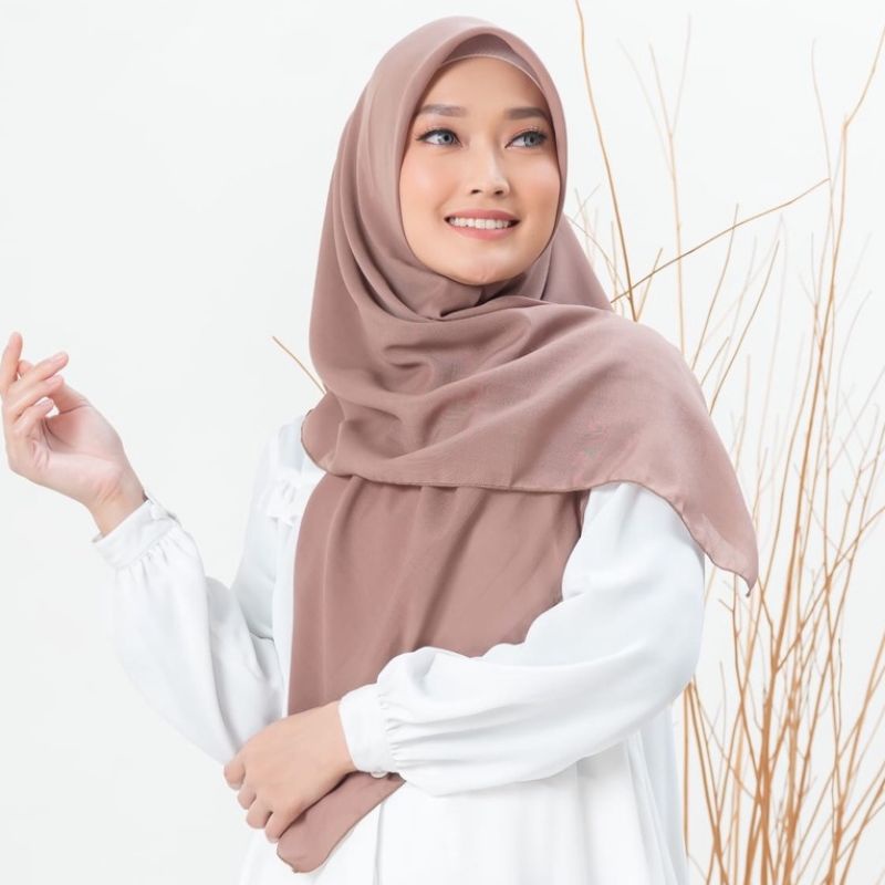 Hijab Segiempat BELLA SQUARE/ Vine Polos