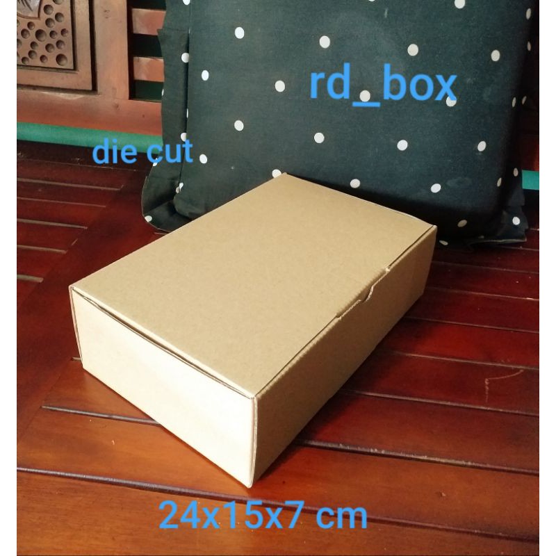 

kardus murah/karton/box 24x15x7 cm box pizza,box aksesories,box bronies