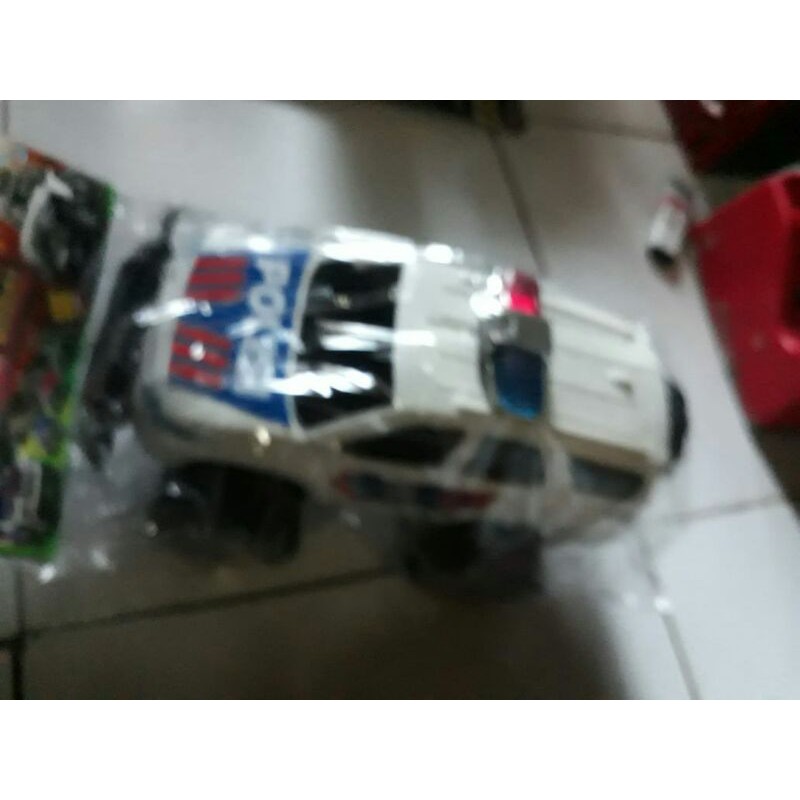 mobil polisi dorongan