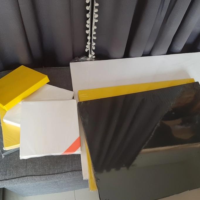 

kanvas lukis/ media lukis uk. 60 x 70 warna putih