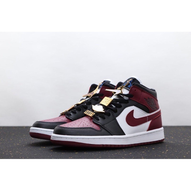 Nike Air Jordan 1 Mid Se Gold Pendant Shopee Indonesia