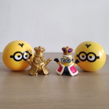Paket 2  buah KING BOB 7 Gold Rare dan Reguler Happy Meal Minions 2 The Rise of Gru Original Minion