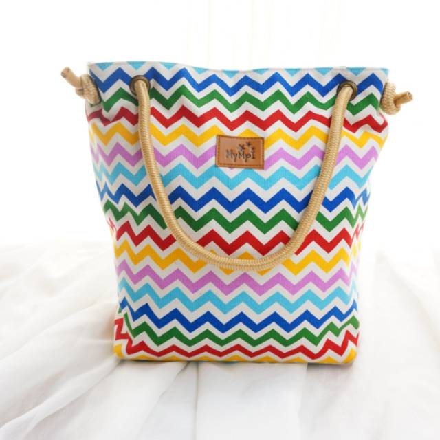 

Tas Kanvas Mympi Motif Zig Zag Pelangi