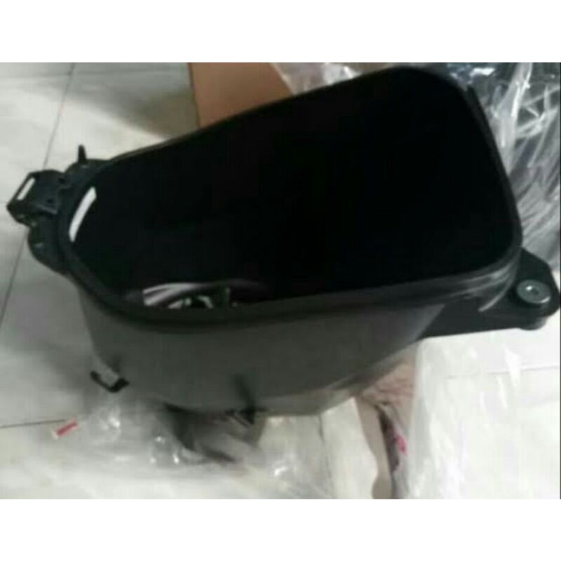 BOX BAGASI BOX HELM BOX JOK BOX LUGGAGE SUPRA X 125 HELM IN ORIGINAL KODE PART 8125A-KYZ-900