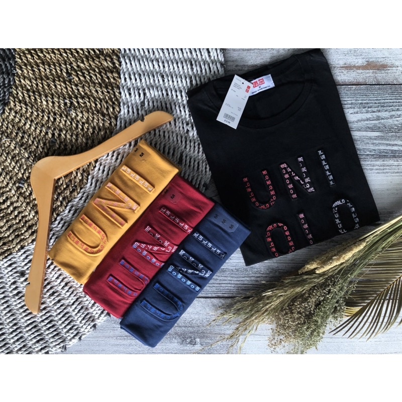 kaos uniqlo kaos lengan pendek kaos uniqlo cowok kaos uniqlo pria kaos uniqlo ori kaos uniqlo premiu