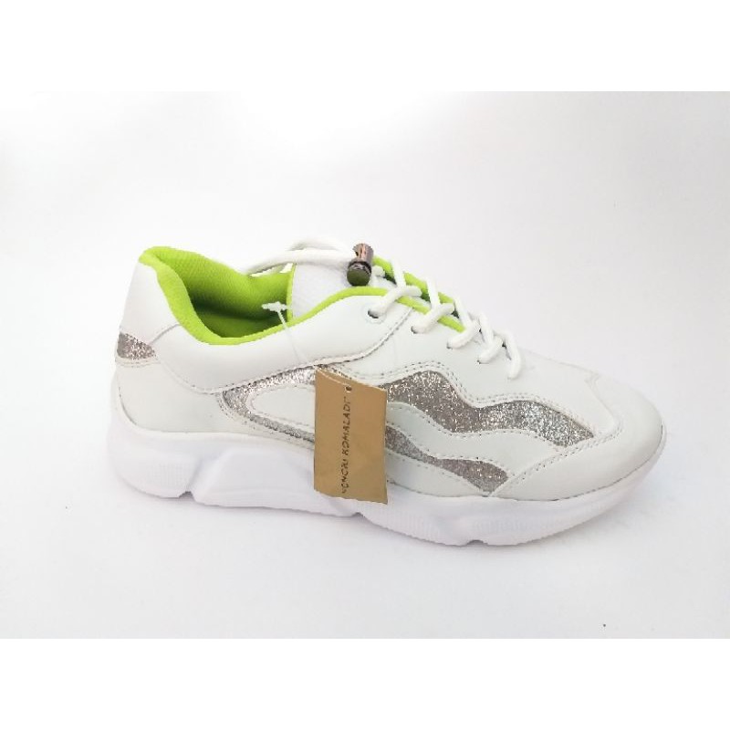 Sneakers yongki komaladi sepatu olahraga sepatu sport