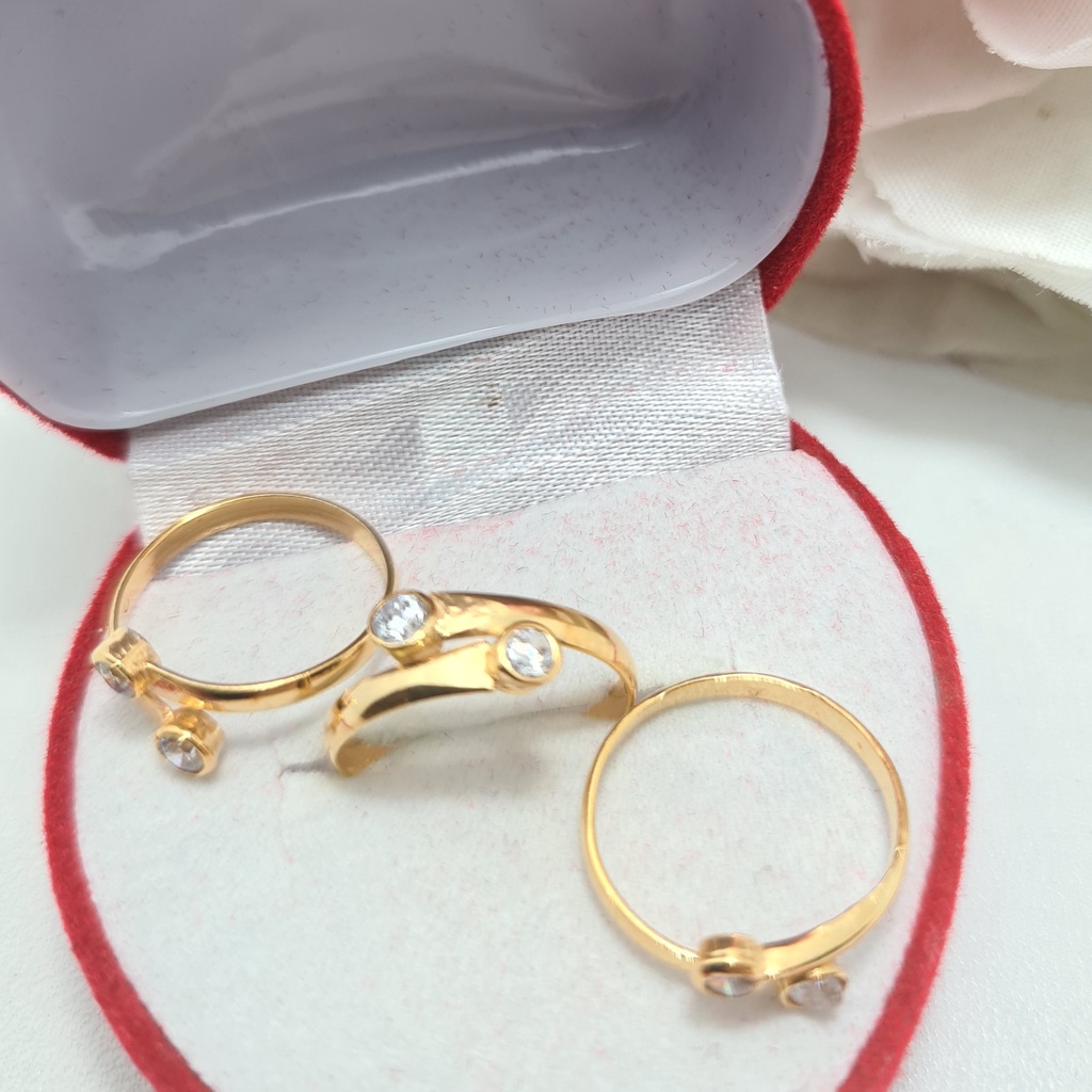 Cincin Anak Emas muda Silang Mata Putih