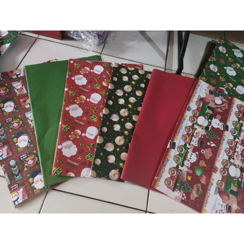 

Kertas kado natal