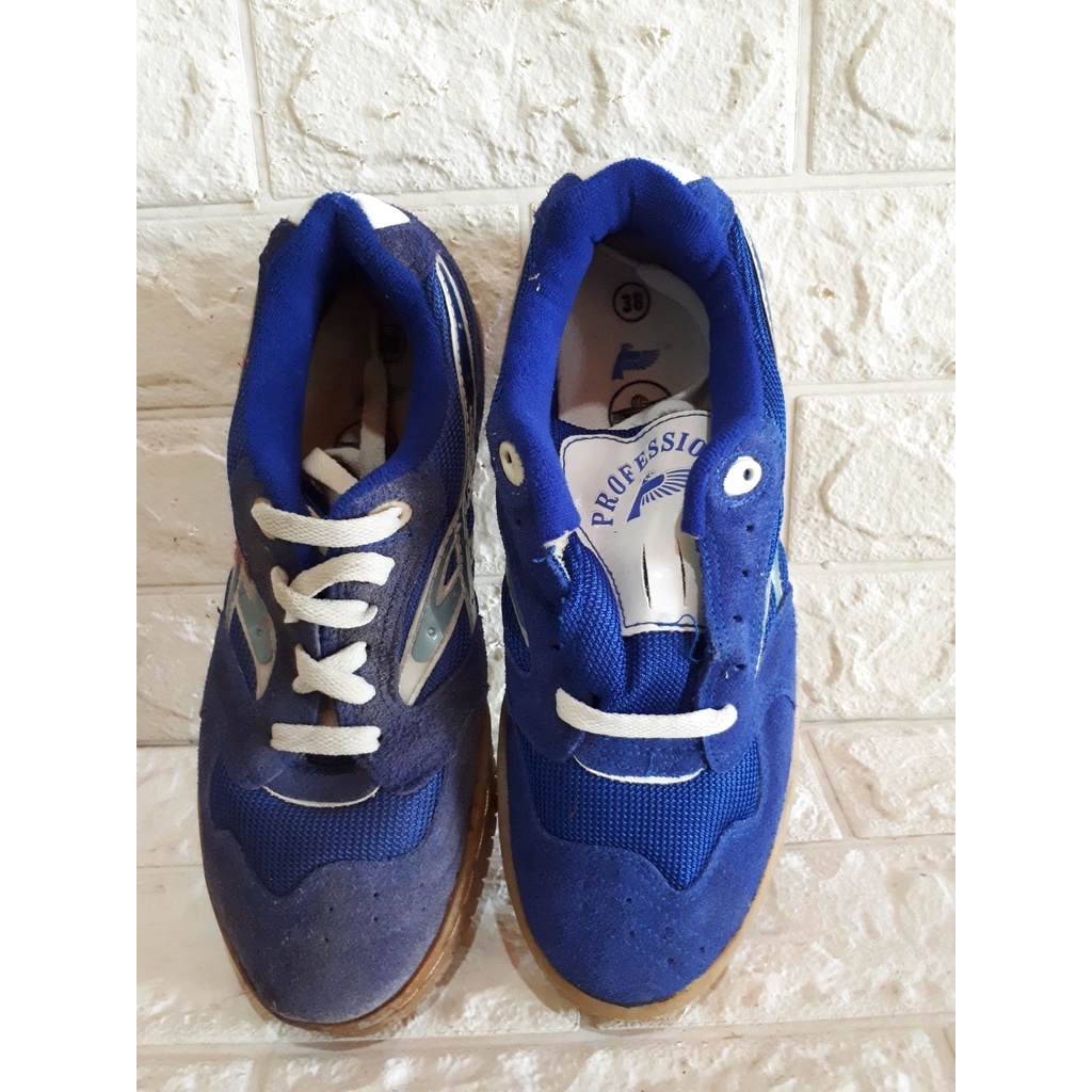 SEPATU OLAHRAGA PROFESSIONAL