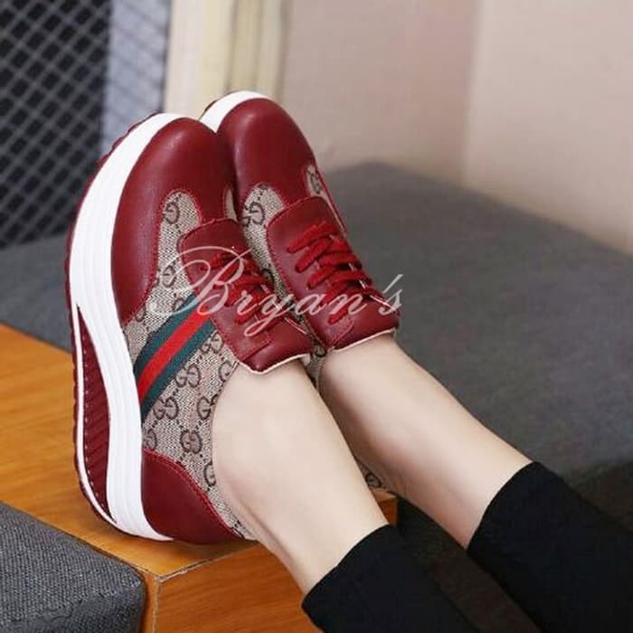 Sepatu wedges sneaker tali wanita merah pesta jogging santai casual lucu gaul