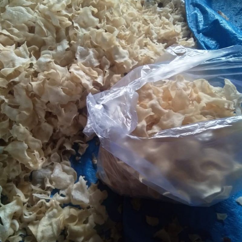 

Krecek Gadung - Krupuk Gadung Mentah Siap Goreng [ Dijual Per 1 Kilo Gram ]