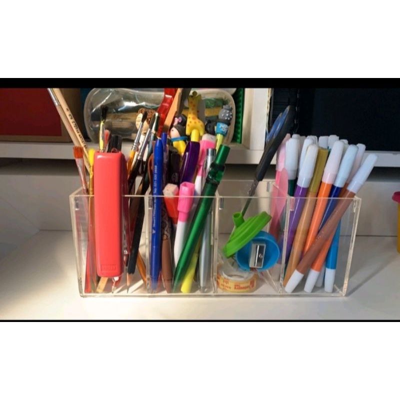 

akrilik tempat sepidol/pulpen