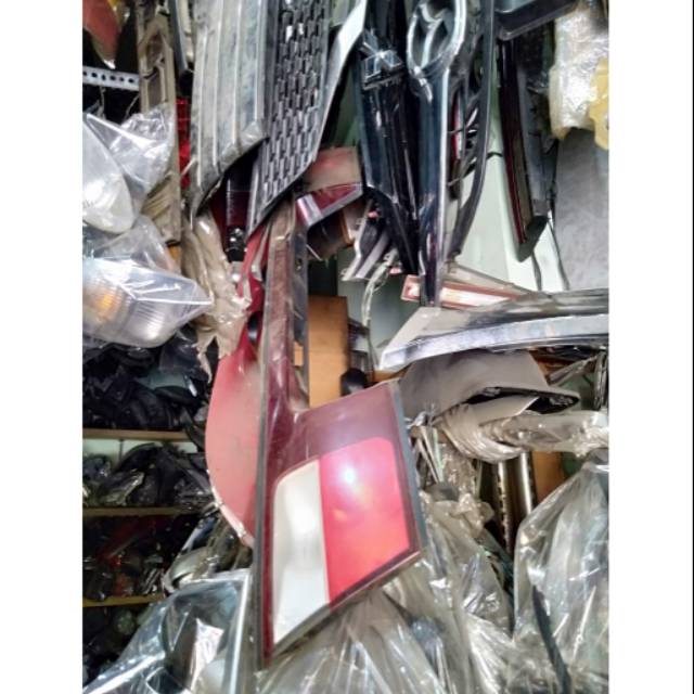 Reflektor bagasi Mazda lantis