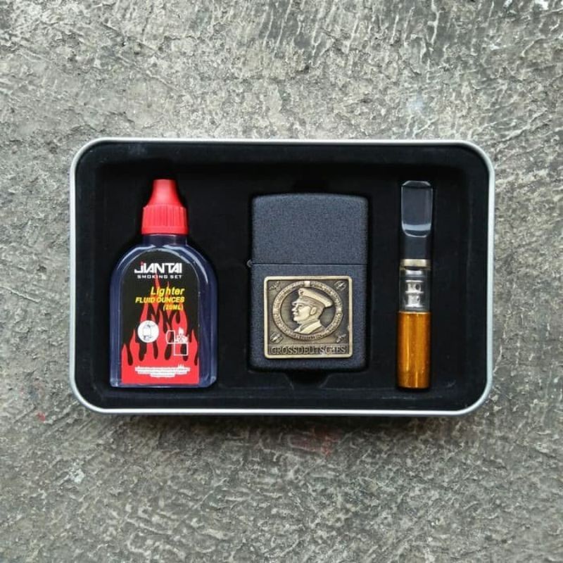 Korek Api Lighter 1 set Minyak + Pipa Rokok Motif Timbul