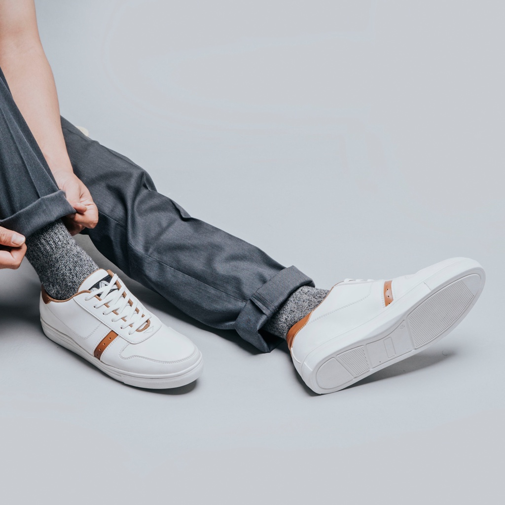 MASON WHITE ORIGINAL x LVNATICA Sepatu Sneakers Putih Pria Kets Tali Casual Jalan Santai Hangout Main Nongkrong Kondangan Sekolah Kuliah Distro Fashion Sporty Shoes Semi Kulit Premium Skate Footwear Big Size Jumbo Ukuran Besar 44 Keren Terbaru Kekinian