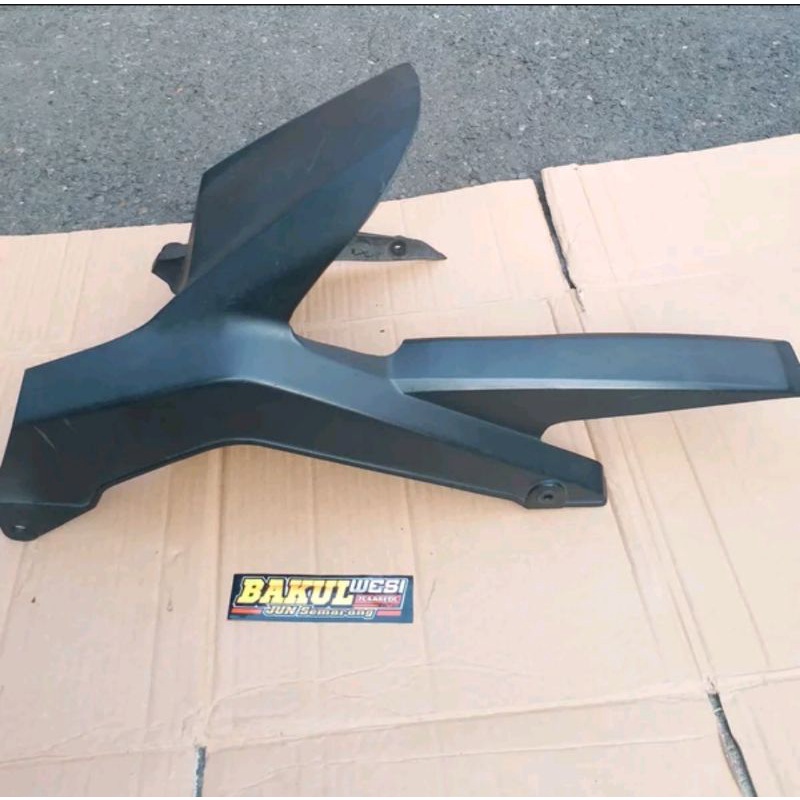 CASE DRIVE CHAIN cover kover bodi body tutup rantai lumpur air SWING ARM cbr 250 r thailand kyj