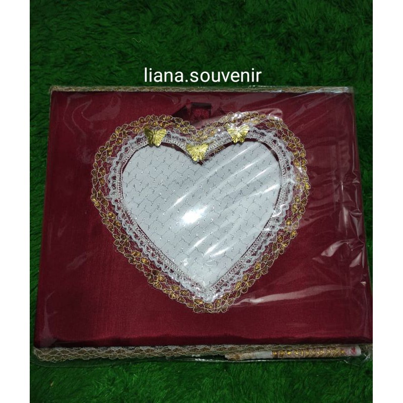 

Souvenir pernikahan buku tamu renda love warna merah marun (isi 2 buku 1 spidol)