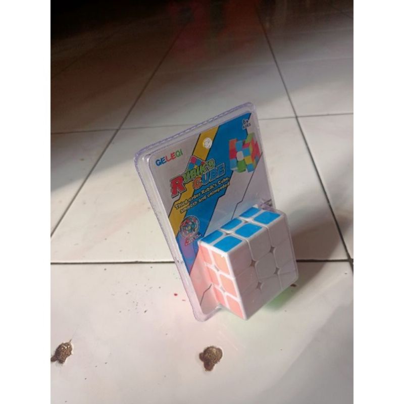 Mainan rubik 3x3 ukuran sedang / magic cubelovers + Tambahan Rubik Kecil