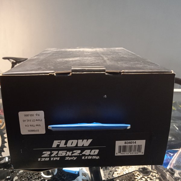 Ban Luar Vee Tire Co Flow 27.5 x 2.40