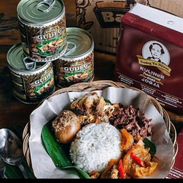 

Gudeg bagong dengan resep Yu Djum
