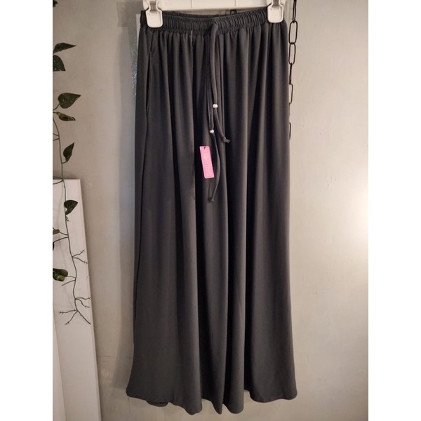 DAILY KULOT JUMBO // UMBRELLA KULOT // CELANA PANJANG WANITA-Grey