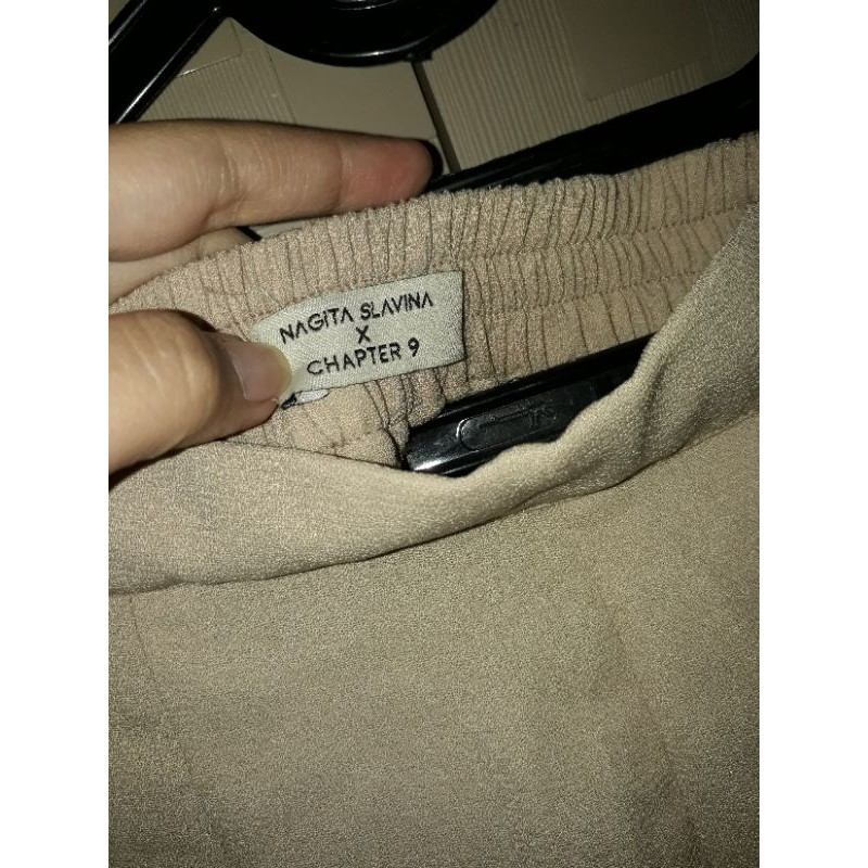 PRELOVED CELANA NAGITA SLAVINA X CHAPTER 9