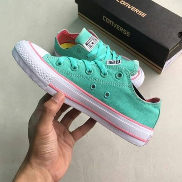 Converse Chuck Taylor New Release Undefeated Low Pendek Tosca