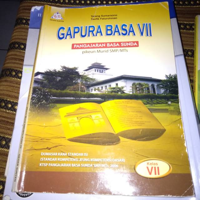 Buku gapura basa sunda kelas 7