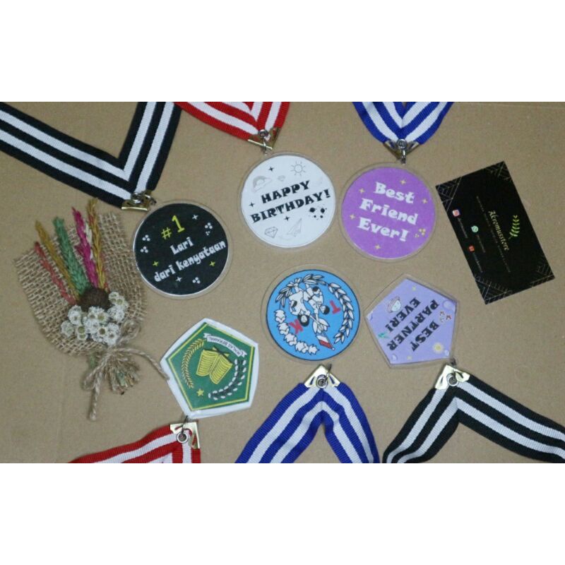

Medali Custom/ kado wisuda, pernikahan/ bisa request