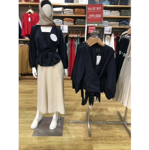 (UNIQLO SALE TERBATAS S/D 19 MEI ) Blouse/ Blus Wanita Uniqlo x hana tajima Cache Coeur