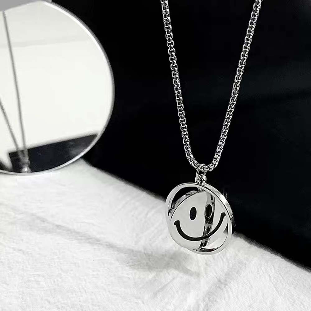 Needway  Personality Circle Necklaces Harajuku Fashion Jewelry Clavicle Chain Smiley Face Hiphop Men OT Buckle Rotation For Women Choker