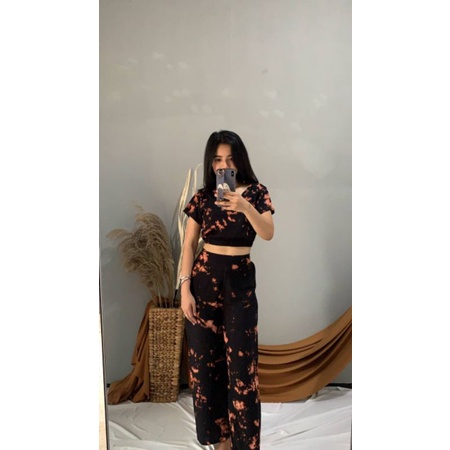 Setelan Tie Dye Crop