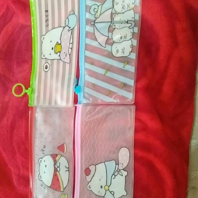 

Tempat pensil transparan