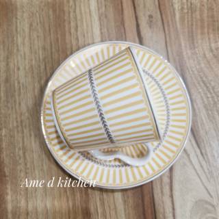 Cangkir lepek 6 pcs garis kuning gold gift box Shopee Cangkir lepek 6 pcs garis kuning gold gift box Shopee