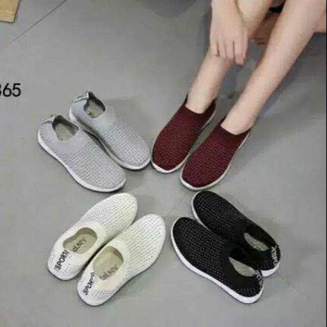 Sepatu Kelsey KK365_Slip On Wanita