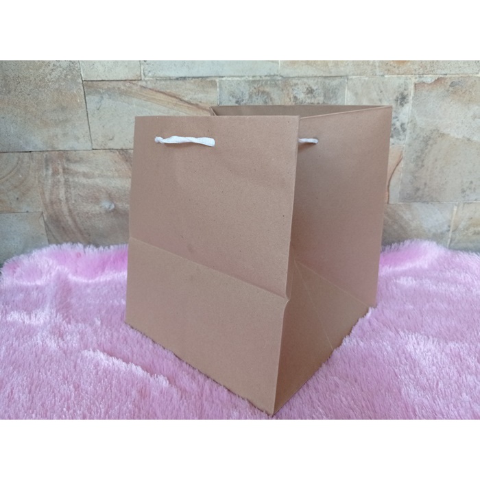 

Dus nasi / Dus Kotak Nasi / Tas kotak nasi 20x20 R10K