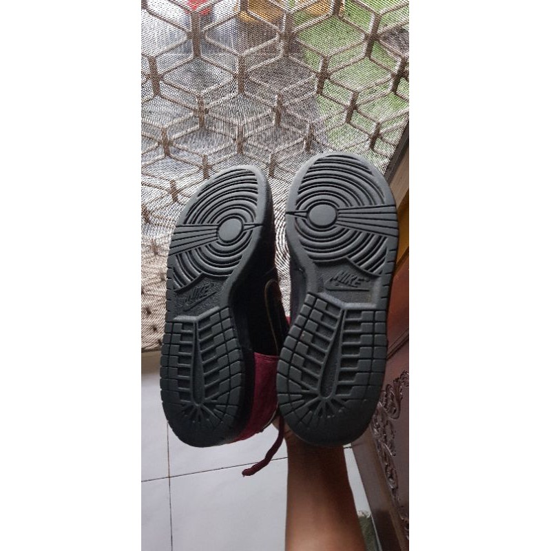 Nike dunk high premium SB Bloody Sunday