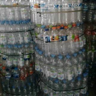 Botol Bekas 600 - 1500 ML AQUA dan sejenisnya | Shopee