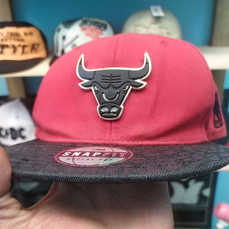 topi nba bulls besi