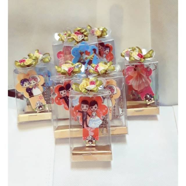 

Souvenir gunting kuku pengantin