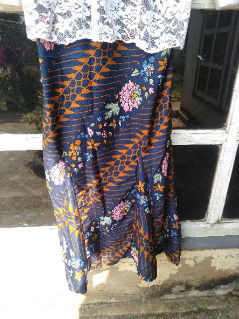 Maxi Elsa Cape Brokat Premium